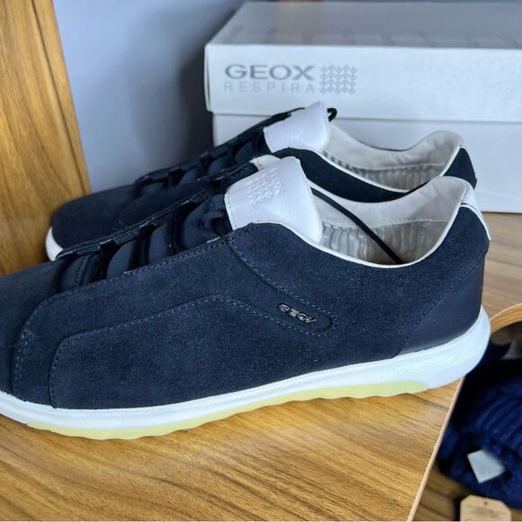 Sz 8 Geox Men's Navy Suede Sneakers with pop up highlighter yellow NIB $149 MSRP - Picture 7 of 12